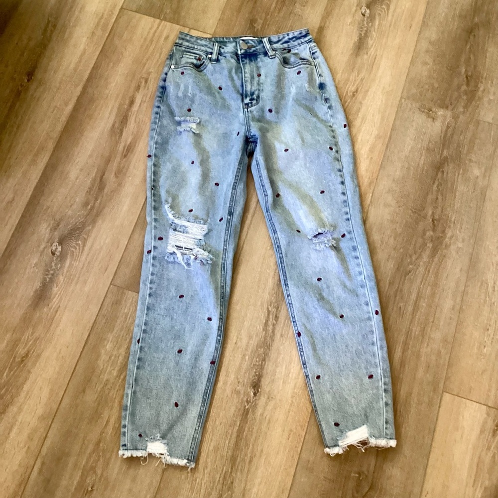 Tinsel‎ Women’s Distressed Jeans With Embroidered Lips Size 26 High Waisted